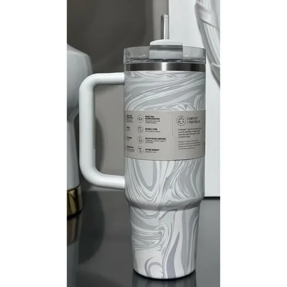 Stanley Quencher H2.0 FlowState 30oz Tumbler,‎ POLAR SWIRL - Picture 2 of 4